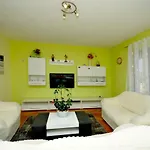 Apartment Roso With Sea View