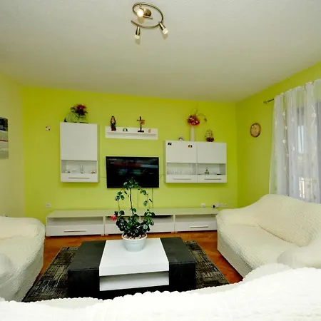 Apartment Roso With Sea View